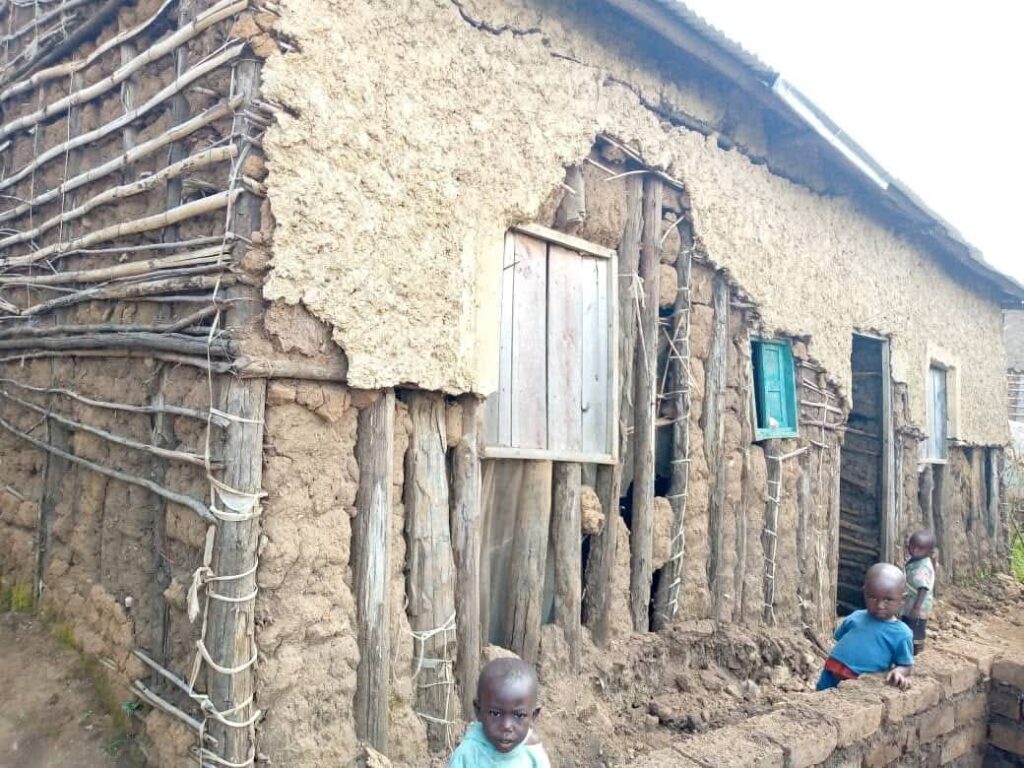 Certaines des maisons construites sur le site de Nyamakarabo.